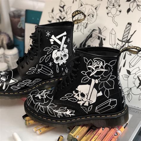 how to customize doc martens